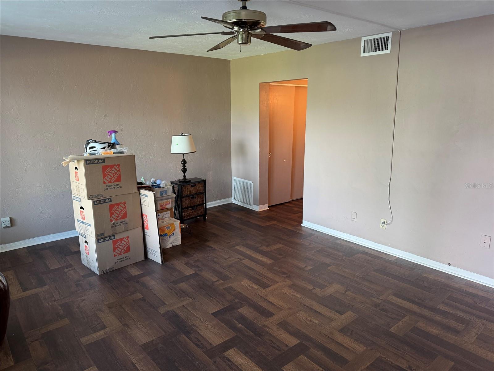 2020 WORLD PARKWAY BOULEVARD, #8, Clearwater, FL 33763