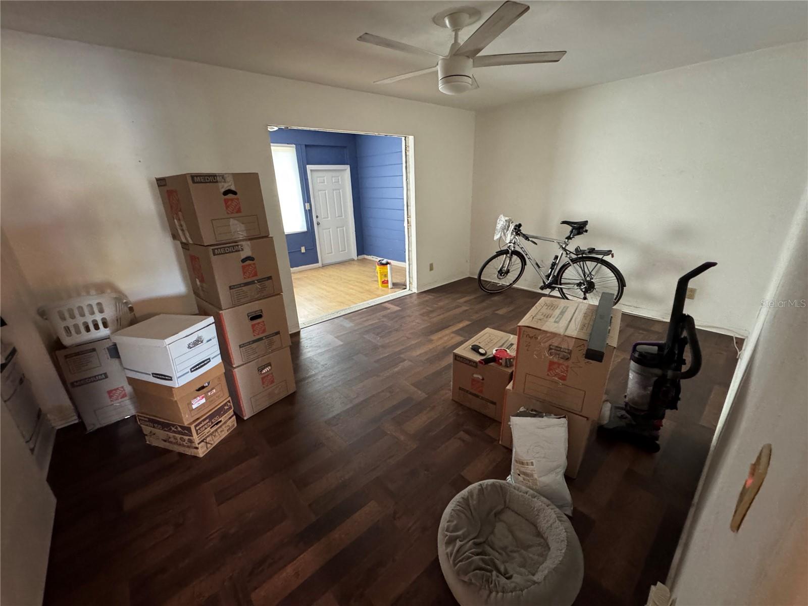 2020 WORLD PARKWAY BOULEVARD, #8, Clearwater, FL 33763