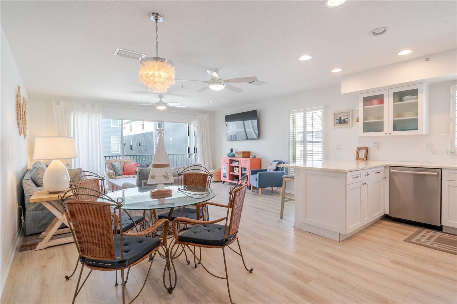 1904 GULF BOULEVARD, #D, Indian Rocks Beach, FL 33785 1904 GULF BOULEVARD, #D, Indian Rocks Beach, FL 33785