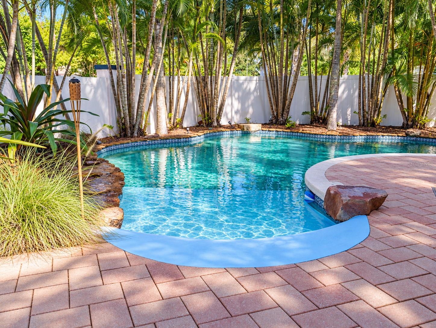 2633 W SUNSET DRIVE, Tampa, FL 33629