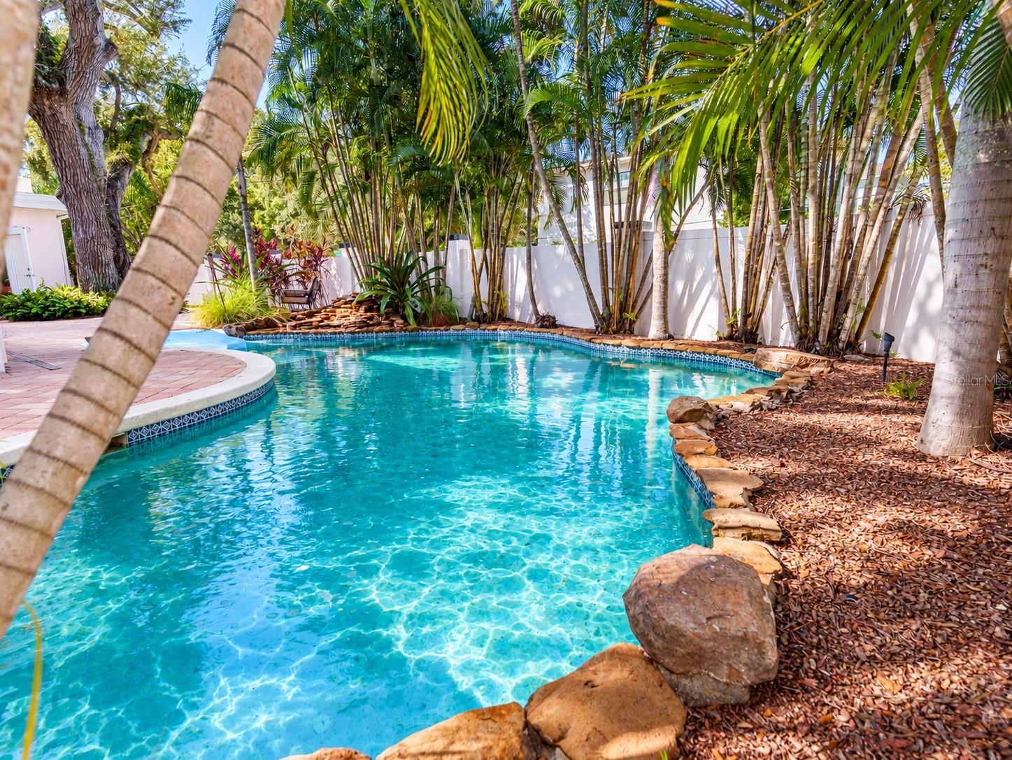 2633 W SUNSET DRIVE, Tampa, FL 33629