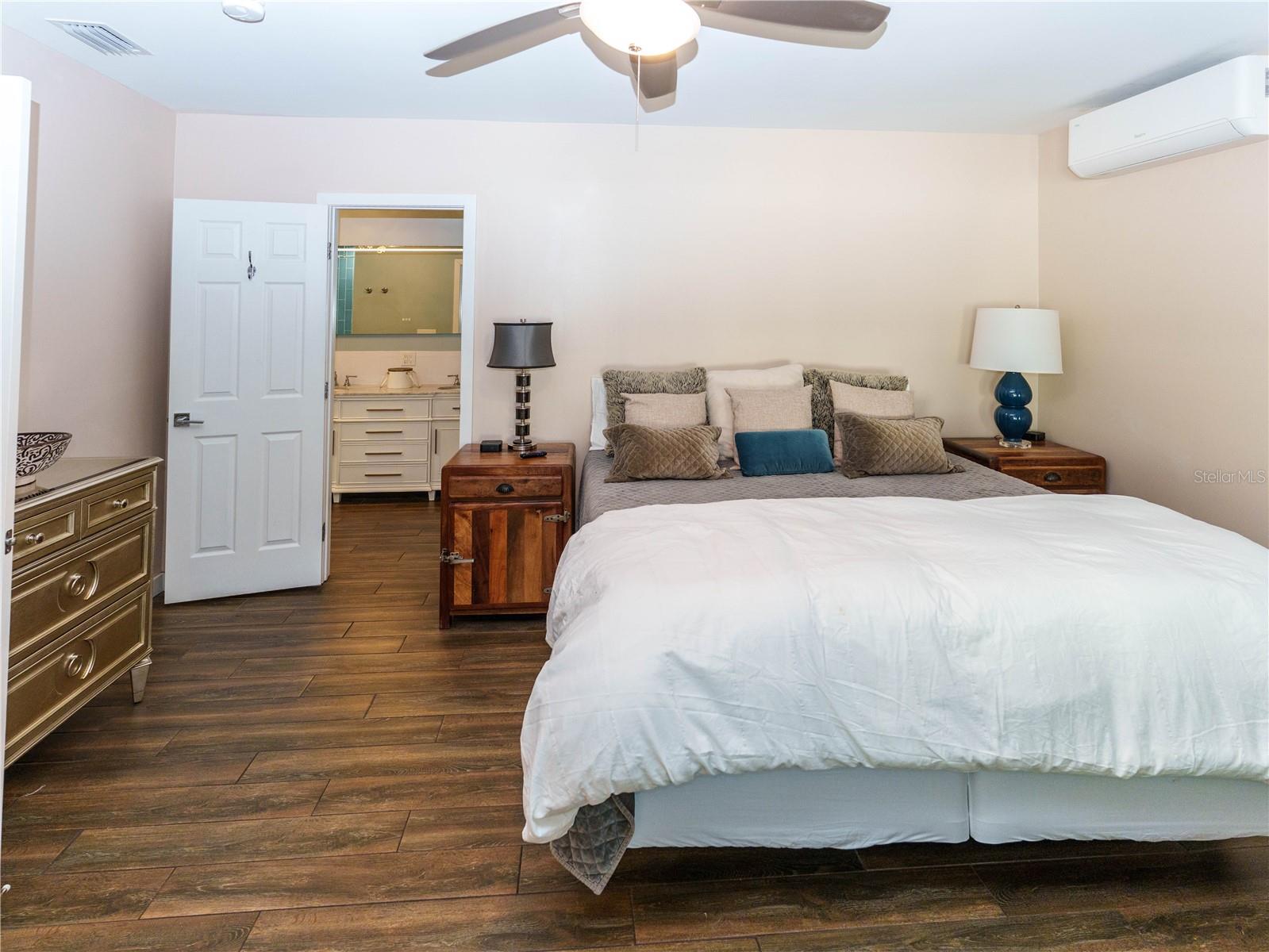 2633 W SUNSET DRIVE, Tampa, FL 33629