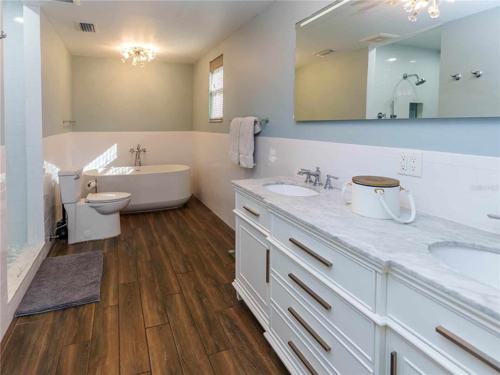 2633 W SUNSET DRIVE, Tampa, FL 33629