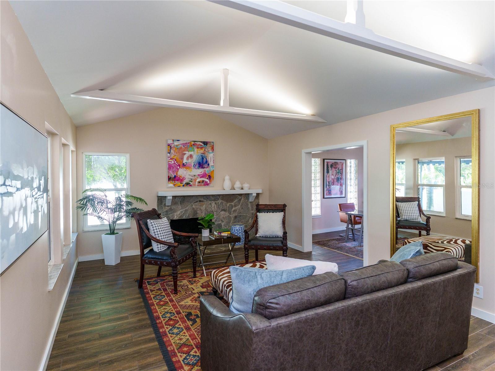 2633 W SUNSET DRIVE, Tampa, FL 33629