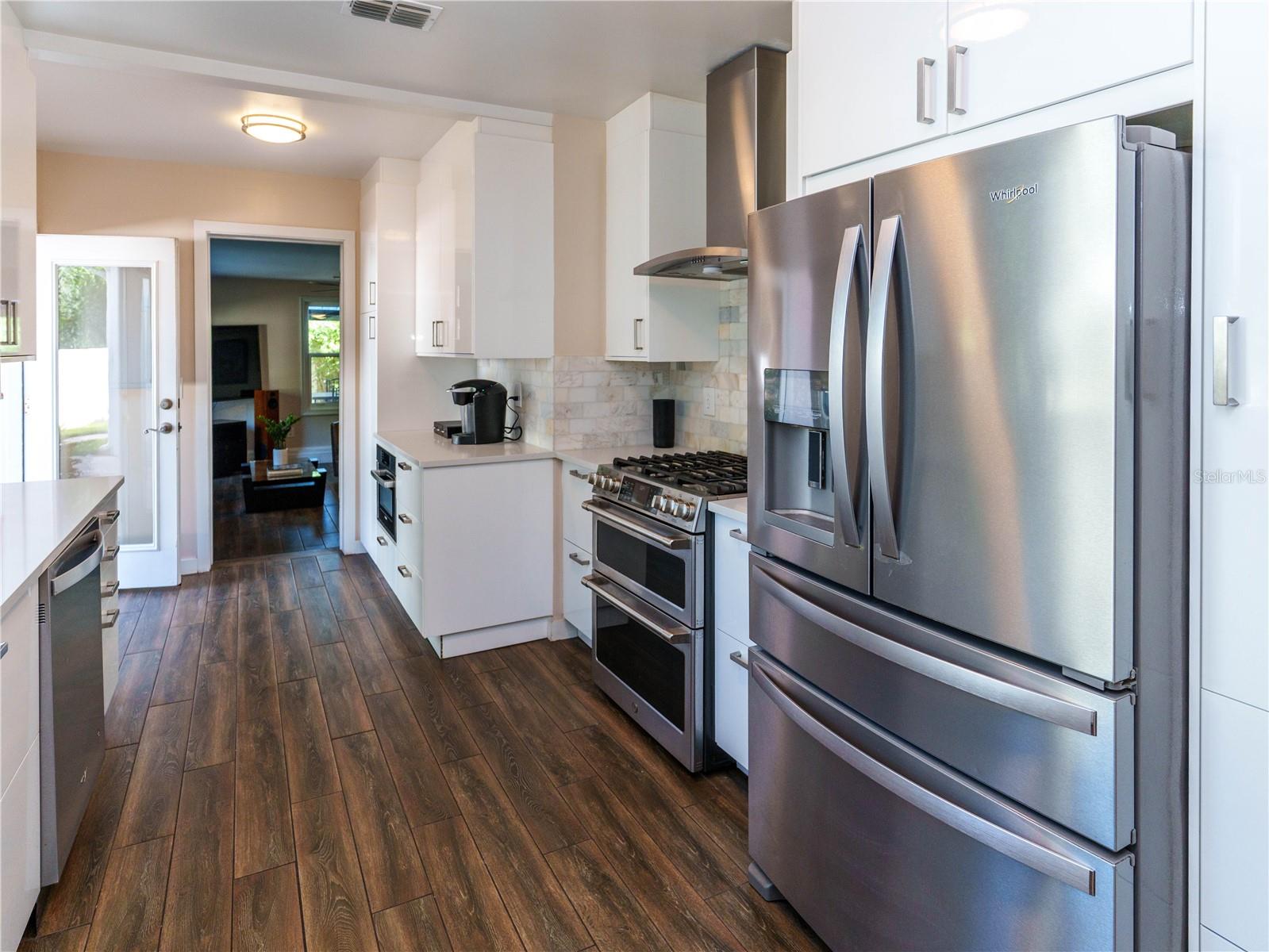 2633 W SUNSET DRIVE, Tampa, FL 33629