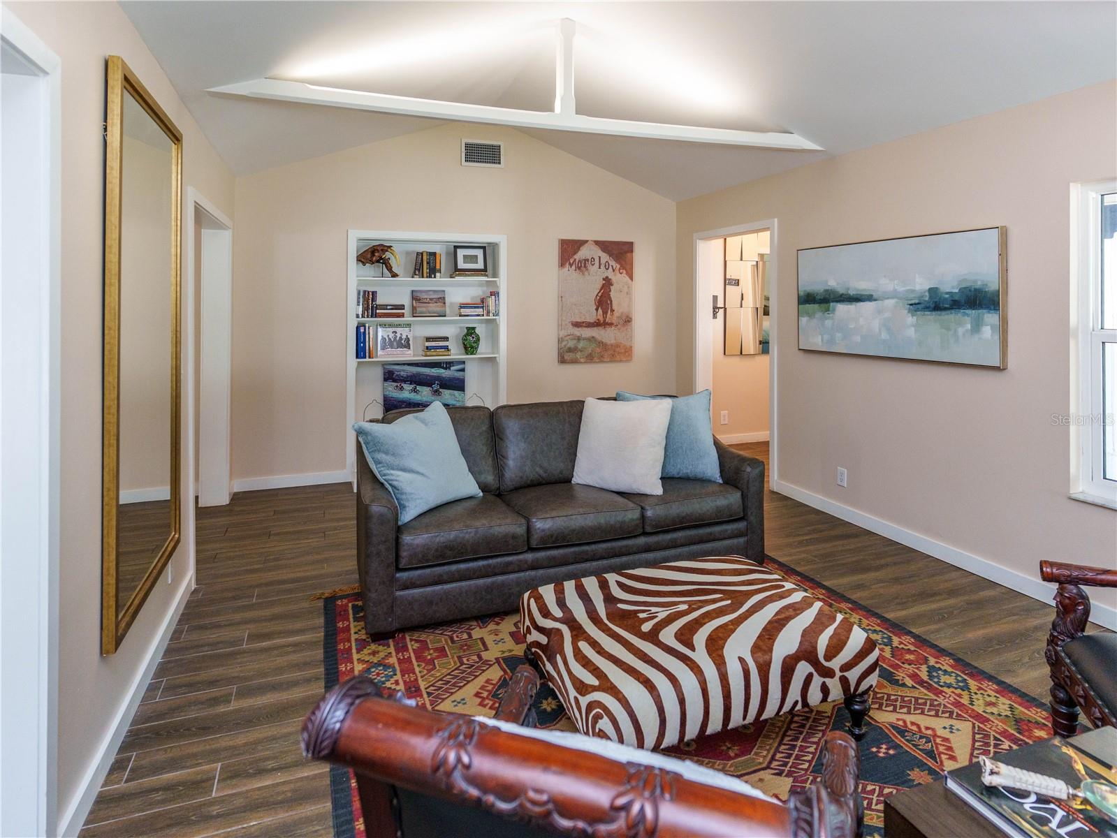 2633 W SUNSET DRIVE, Tampa, FL 33629