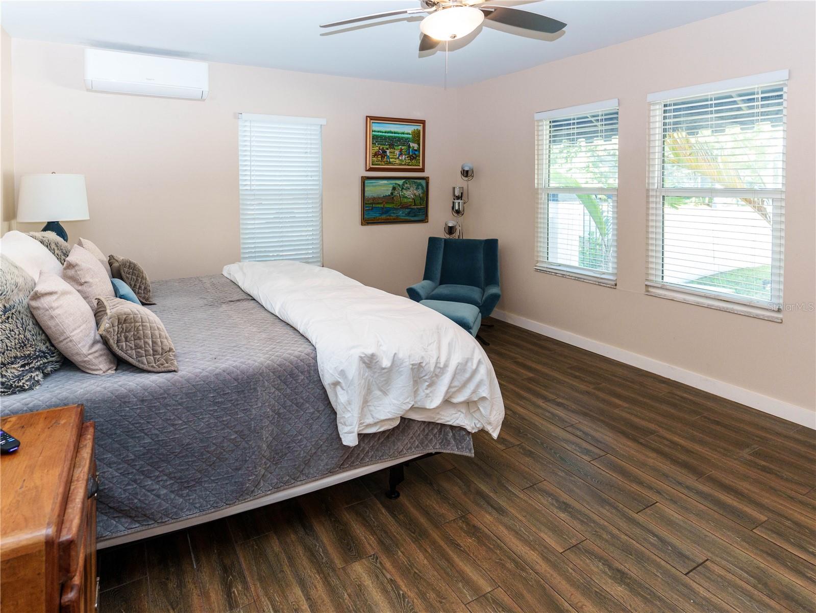 2633 W SUNSET DRIVE, Tampa, FL 33629