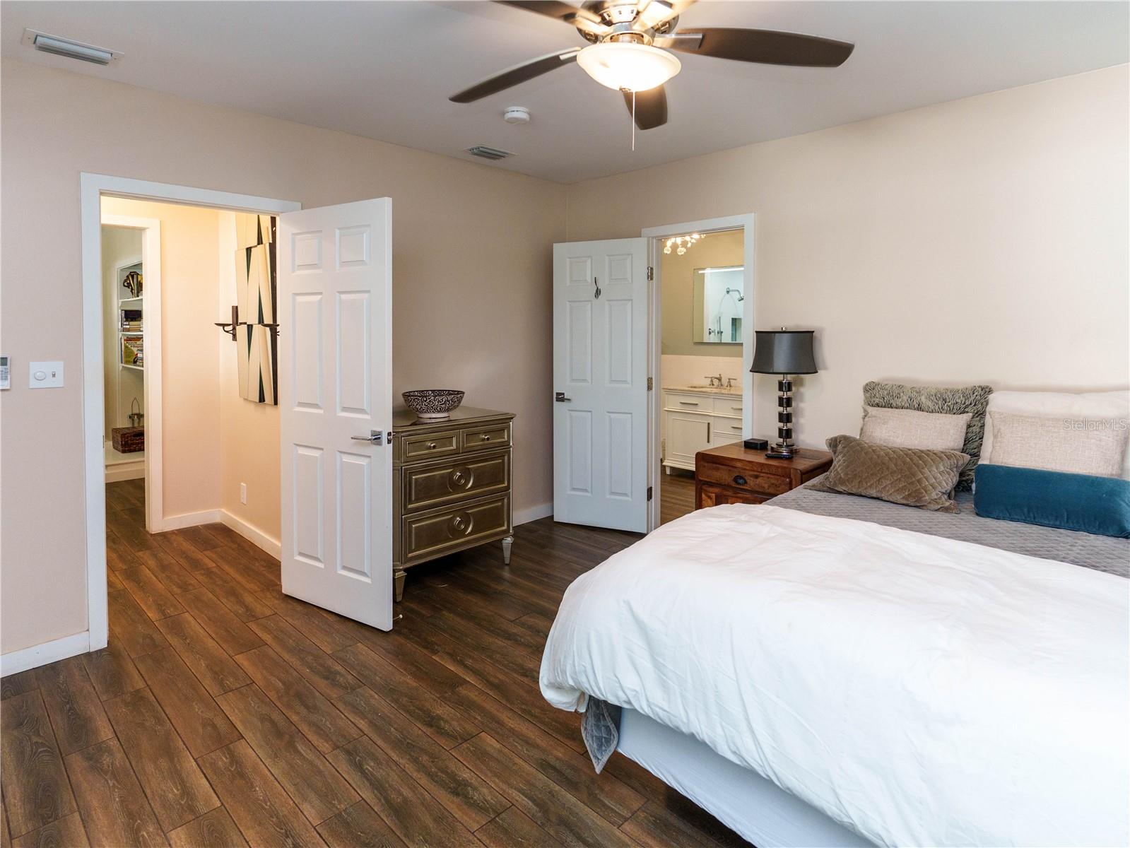 2633 W SUNSET DRIVE, Tampa, FL 33629