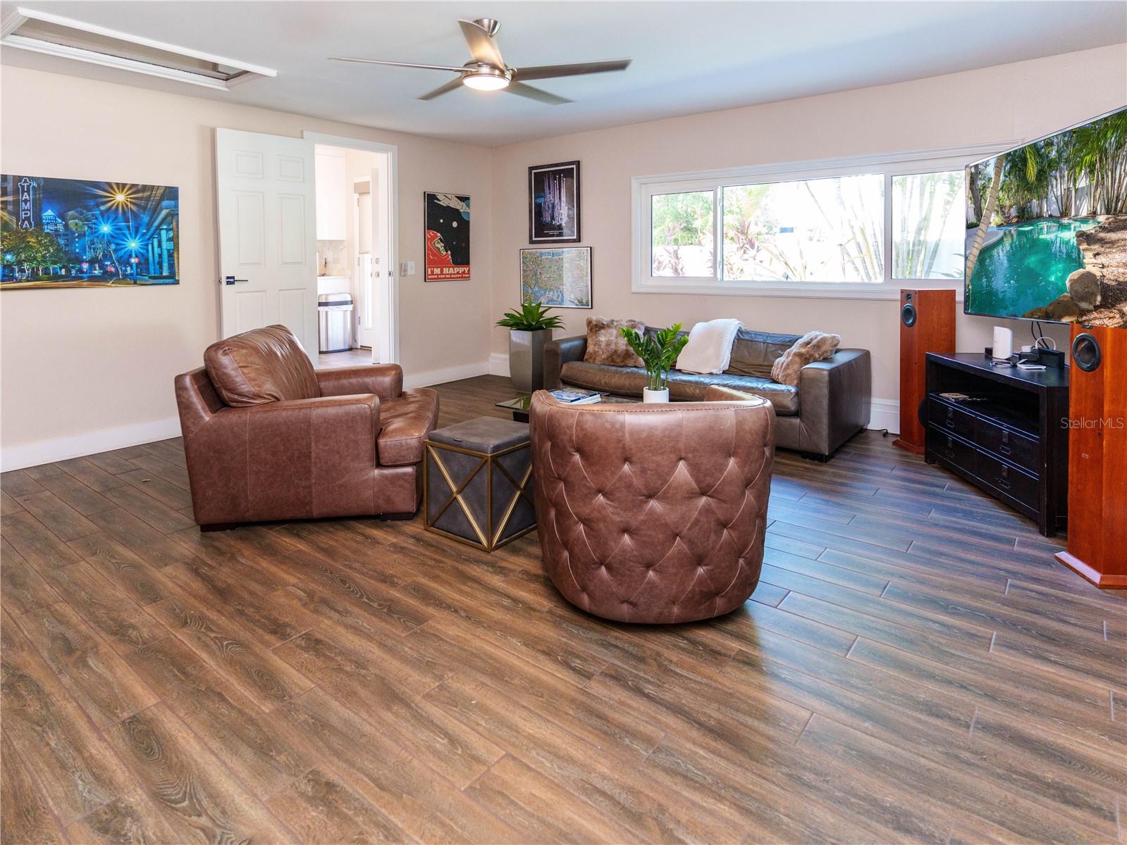 2633 W SUNSET DRIVE, Tampa, FL 33629