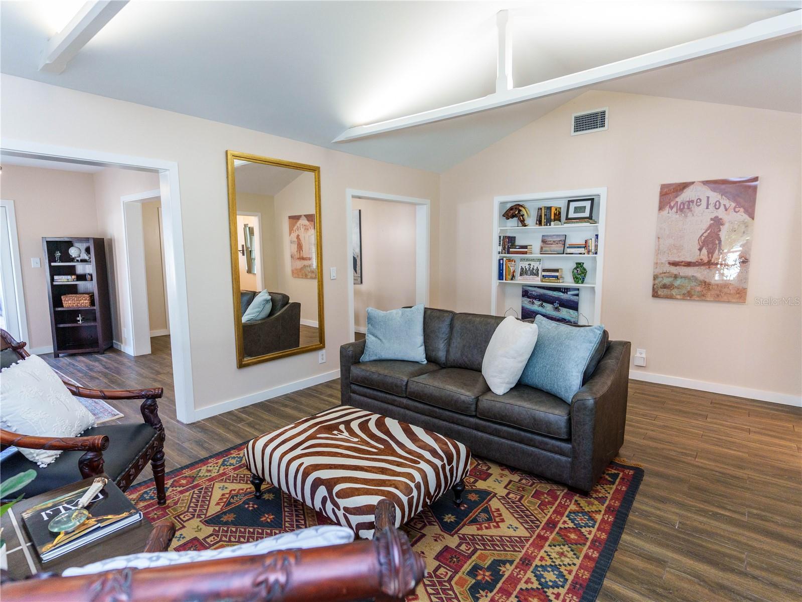 2633 W SUNSET DRIVE, Tampa, FL 33629