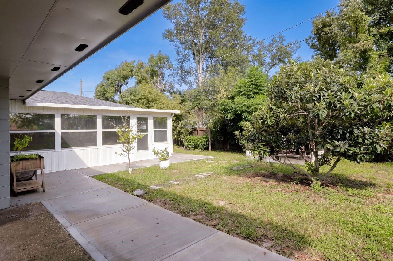 128 LAGOON ROAD, Winter Haven, FL 33884