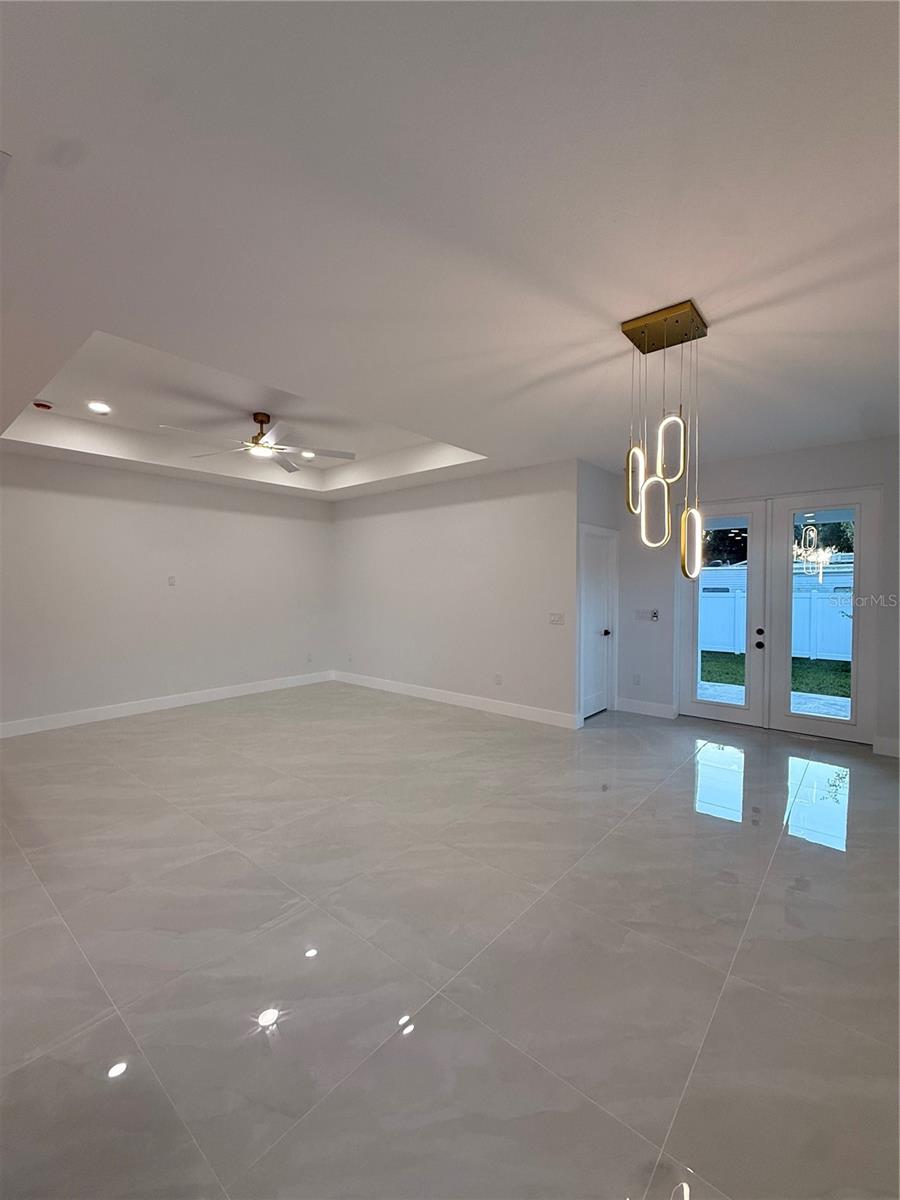 8606 N ALASKA STREET, Tampa, FL 33604