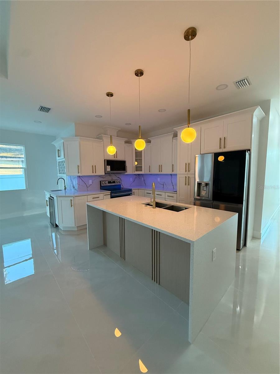 8606 N ALASKA STREET, Tampa, FL 33604