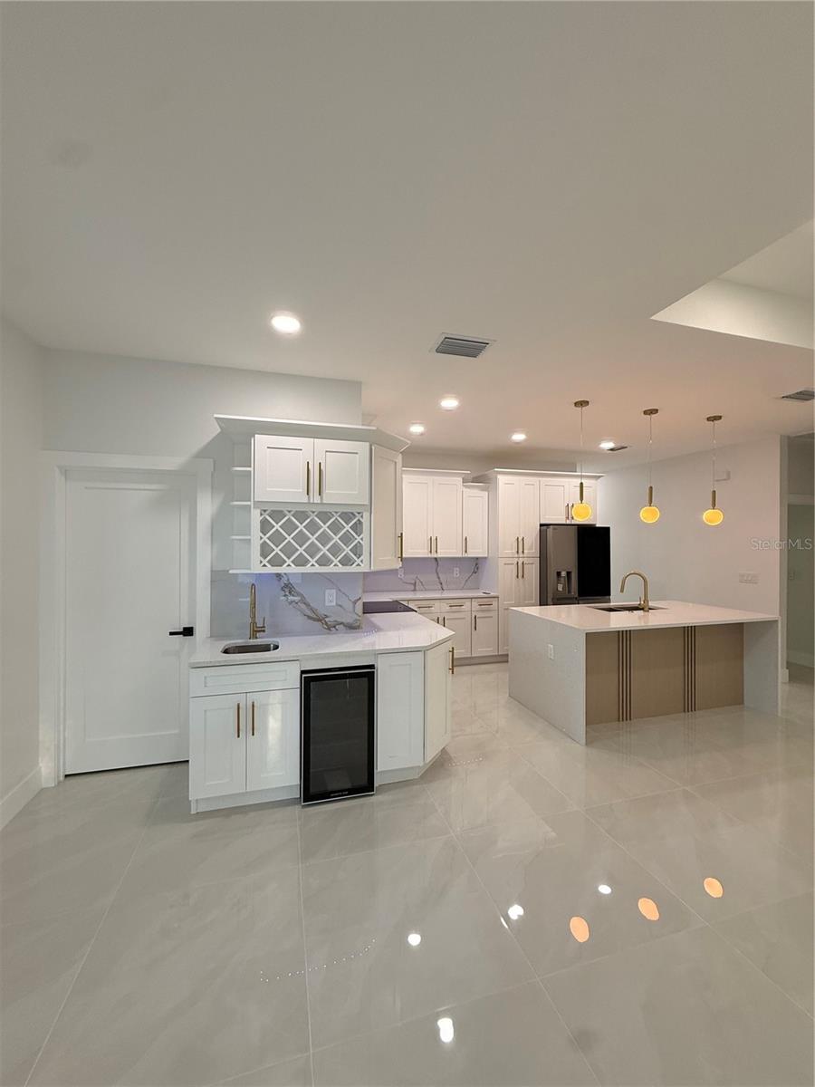 8606 N ALASKA STREET, Tampa, FL 33604