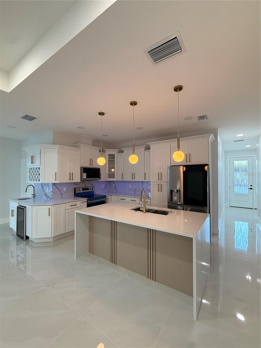 8606 N ALASKA STREET, Tampa, FL 33604
