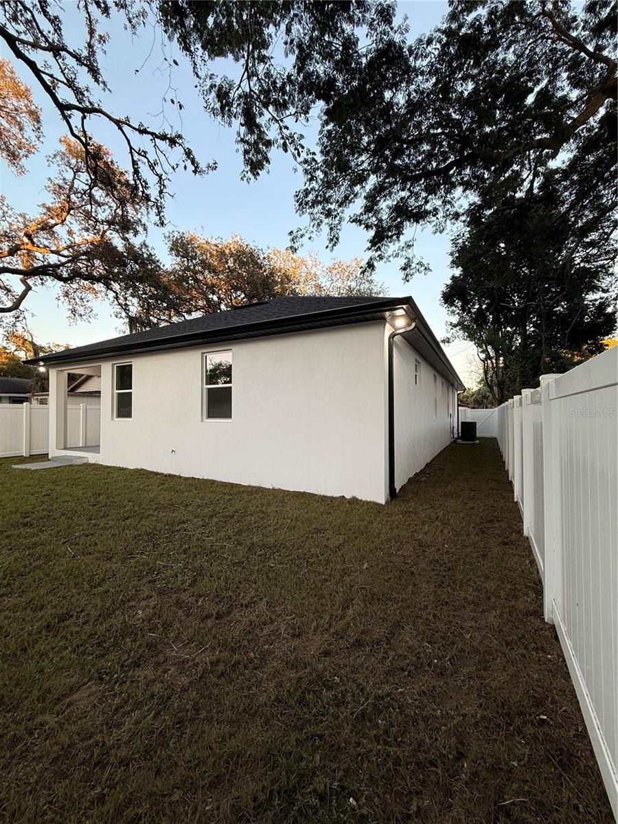 8606 N ALASKA STREET, Tampa, FL 33604