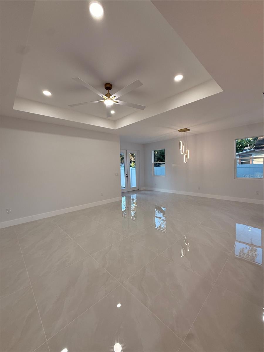 8606 N ALASKA STREET, Tampa, FL 33604