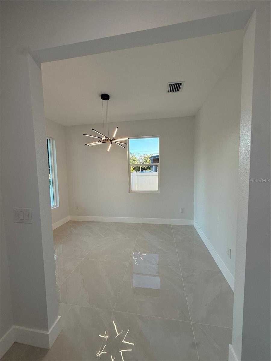 8606 N ALASKA STREET, Tampa, FL 33604