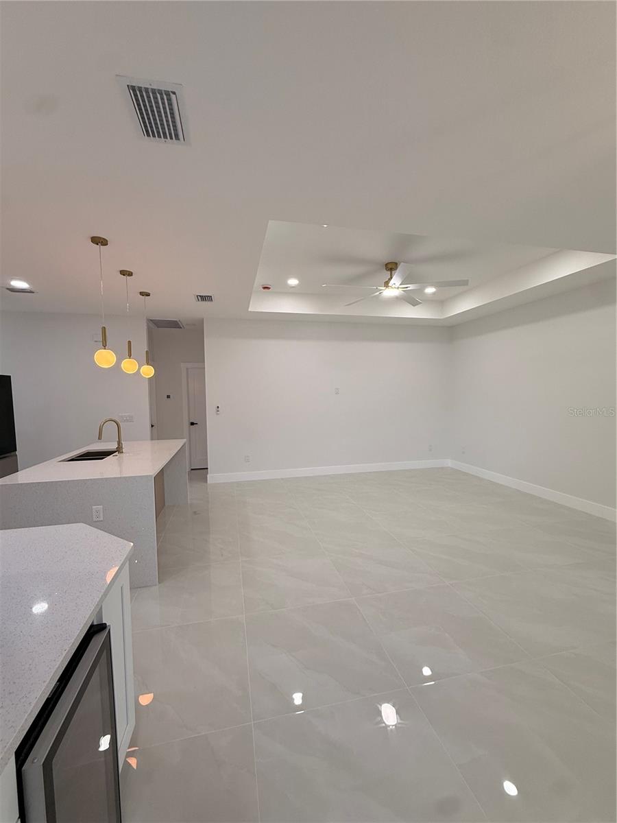 8606 N ALASKA STREET, Tampa, FL 33604
