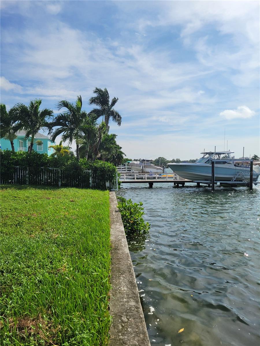 7880 2ND AVENUE S, St Petersburg, FL 33707