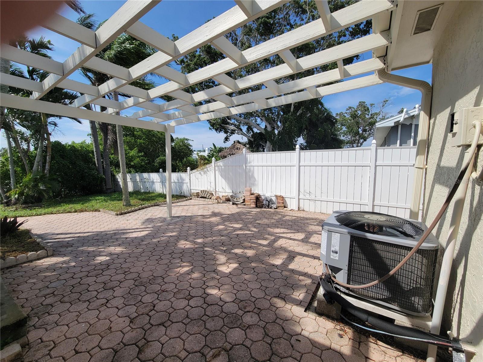 7880 2ND AVENUE S, St Petersburg, FL 33707