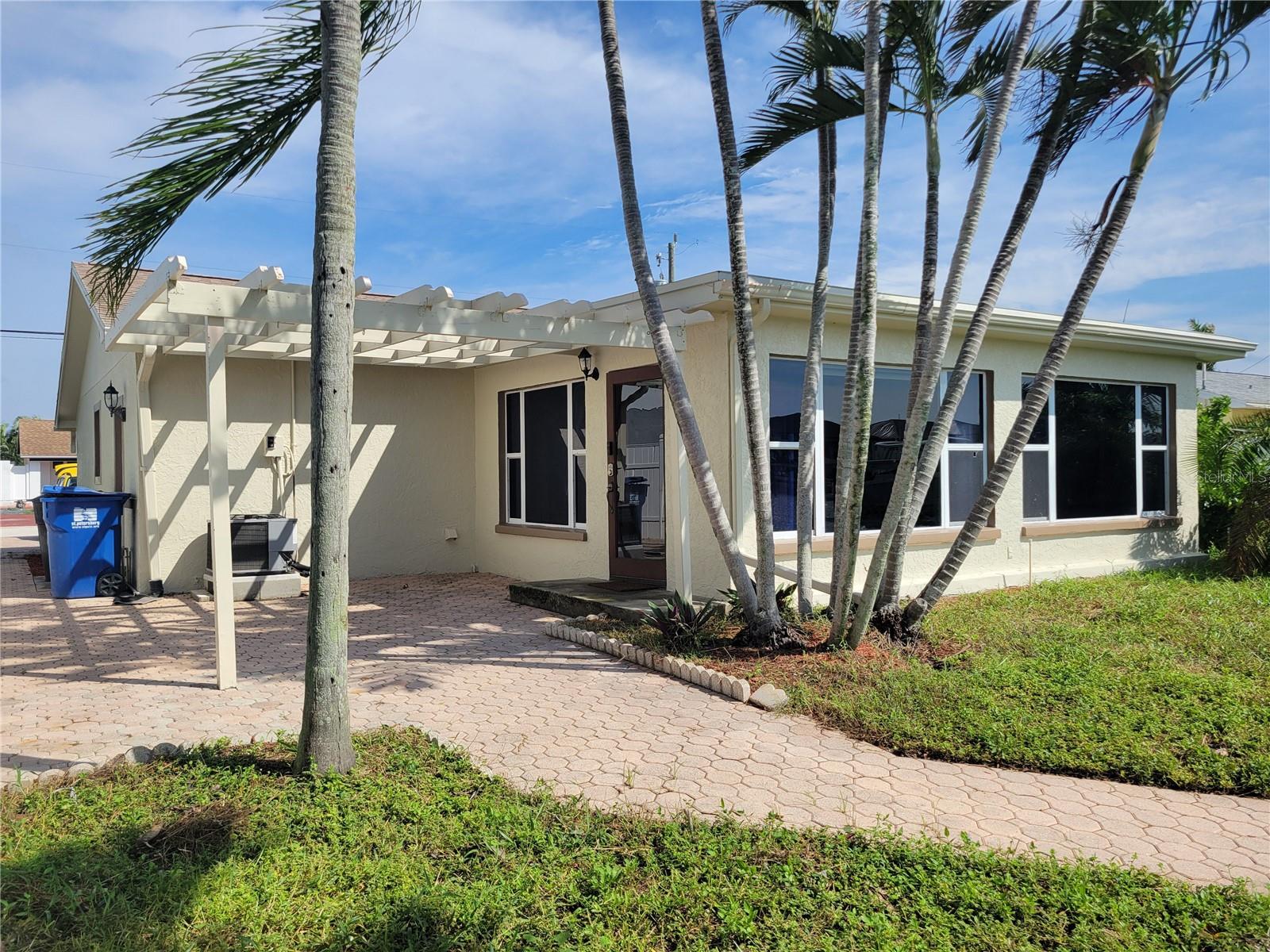7880 2ND AVENUE S, St Petersburg, FL 33707