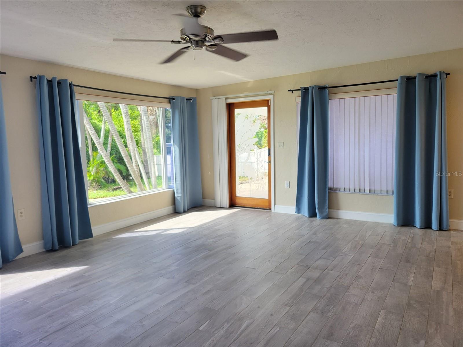 7880 2ND AVENUE S, St Petersburg, FL 33707