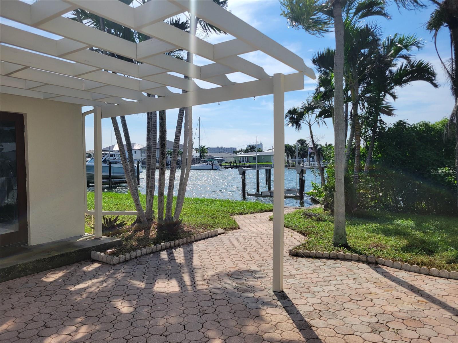 7880 2ND AVENUE S, St Petersburg, FL 33707
