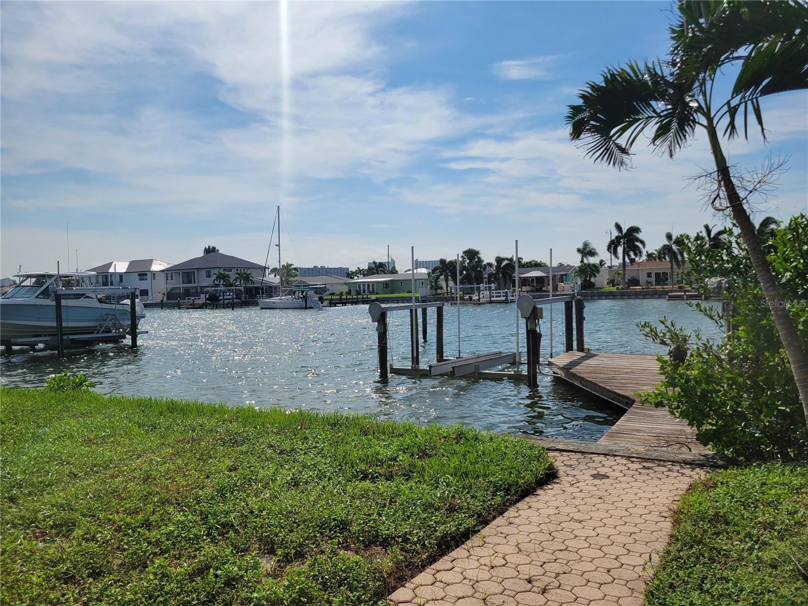 7880 2ND AVENUE S, St Petersburg, FL 33707