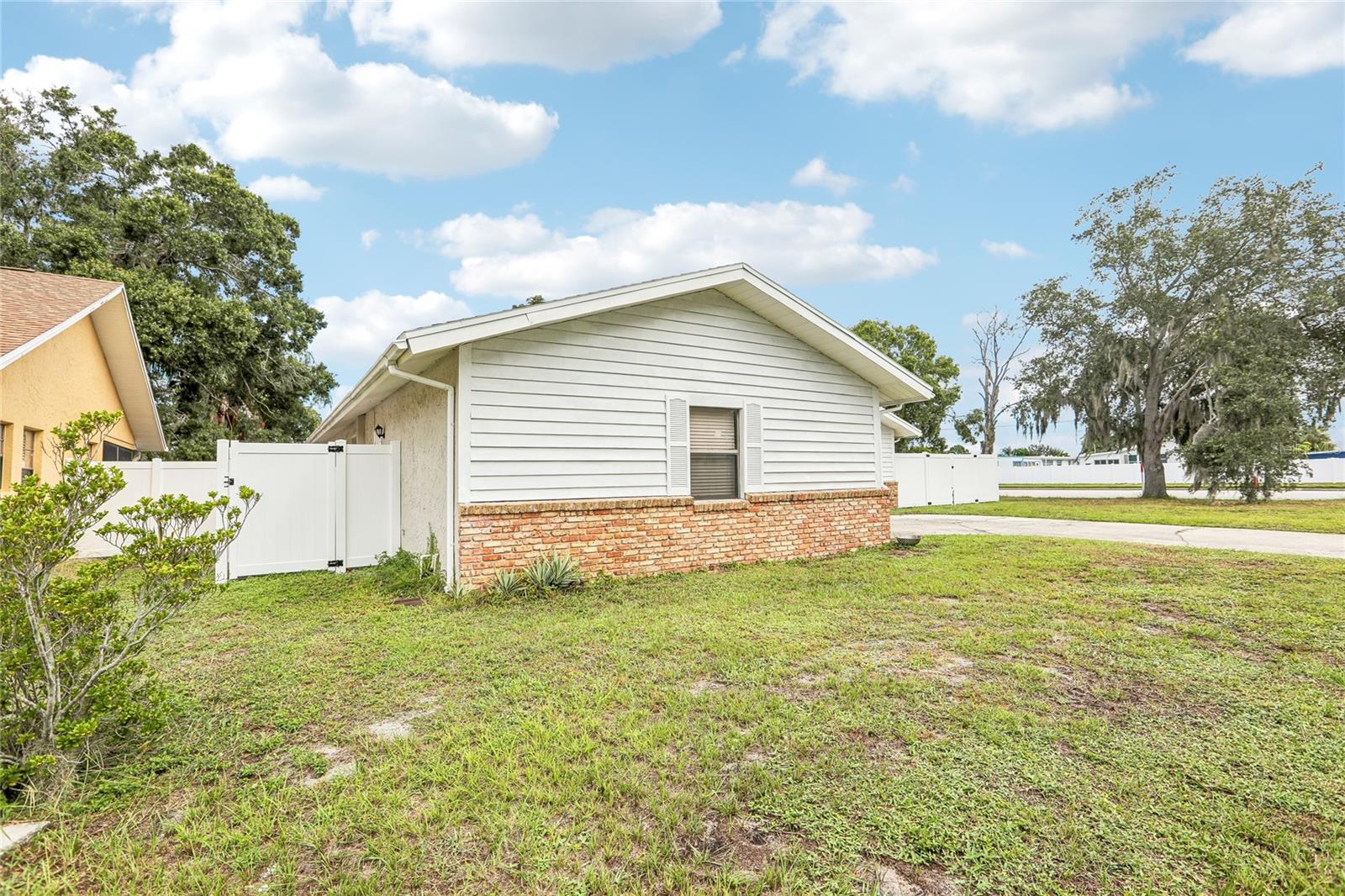 700 13TH COURT SW, Largo, FL 33770 700 13TH COURT SW, Largo, FL 33770
