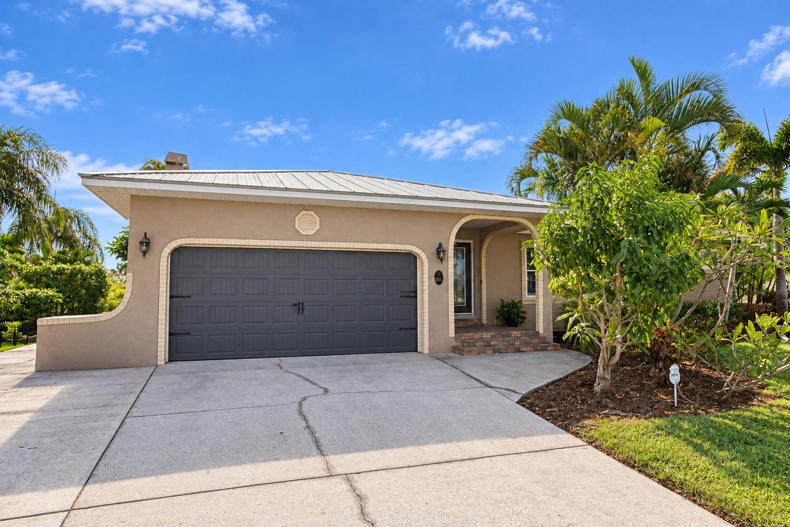 816 EAGLE LANE, Apollo Beach, FL 33572