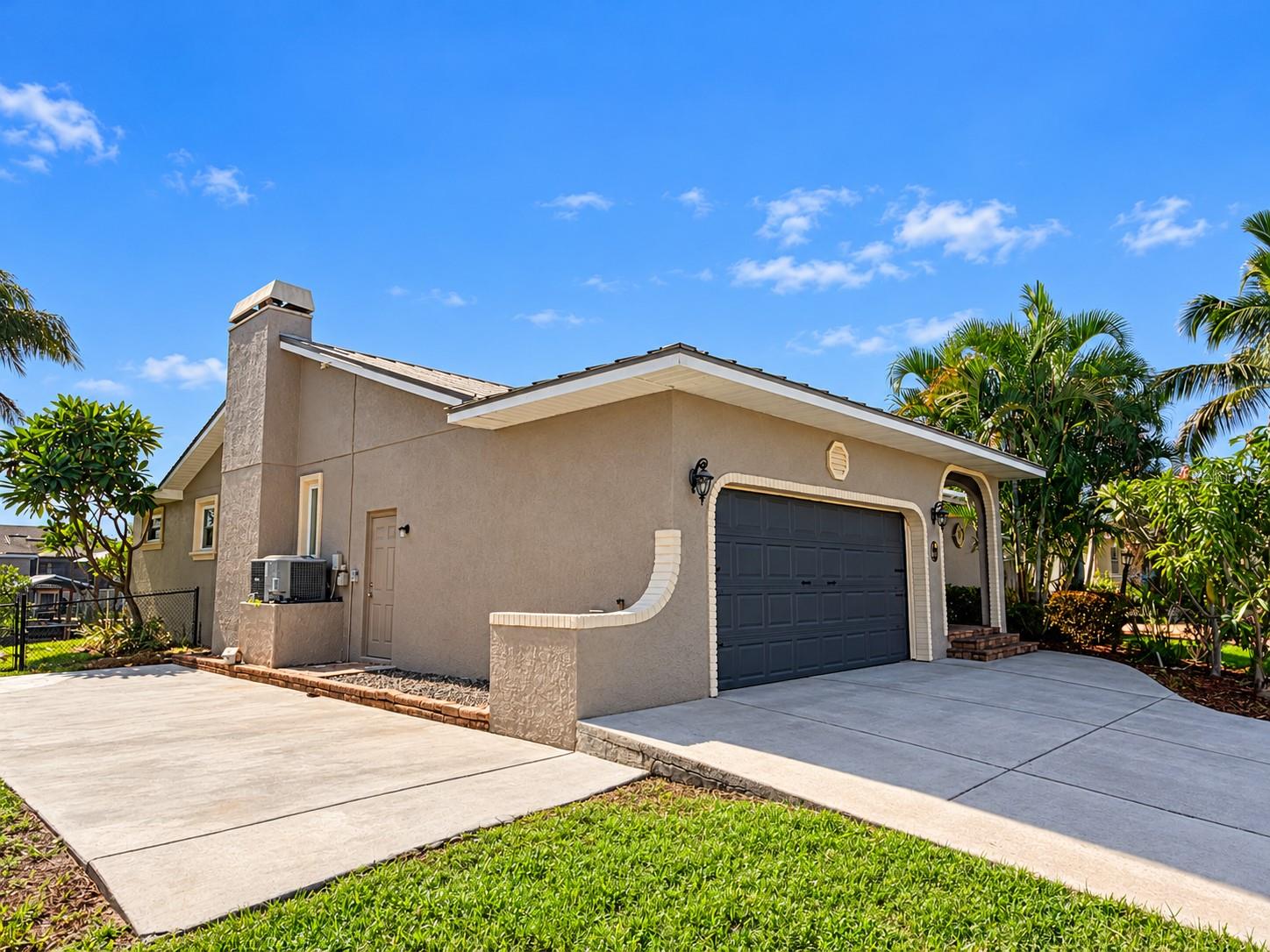 816 EAGLE LANE, Apollo Beach, FL 33572