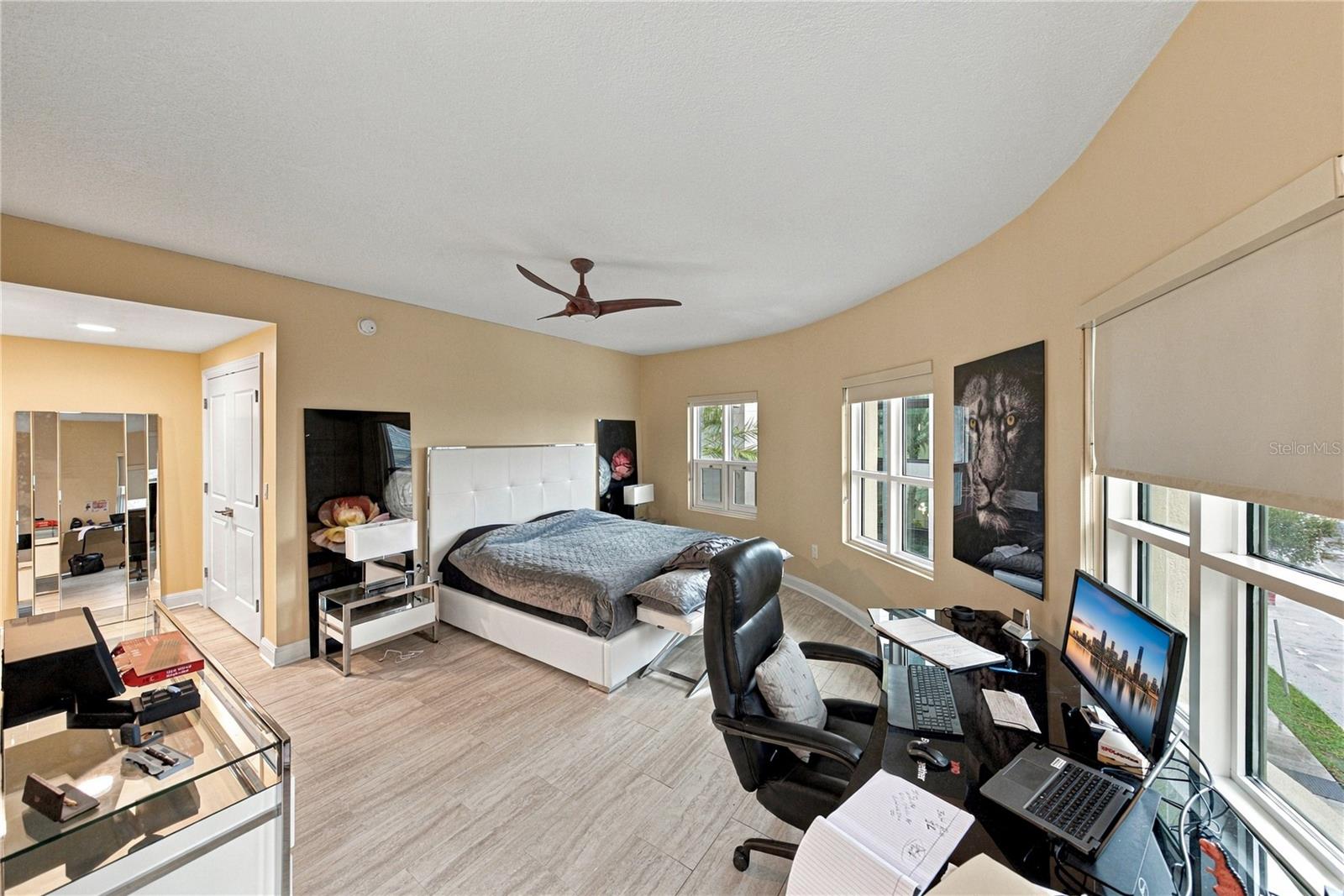 450 KNIGHTS RUN AVENUE, #405, Tampa, FL 33602