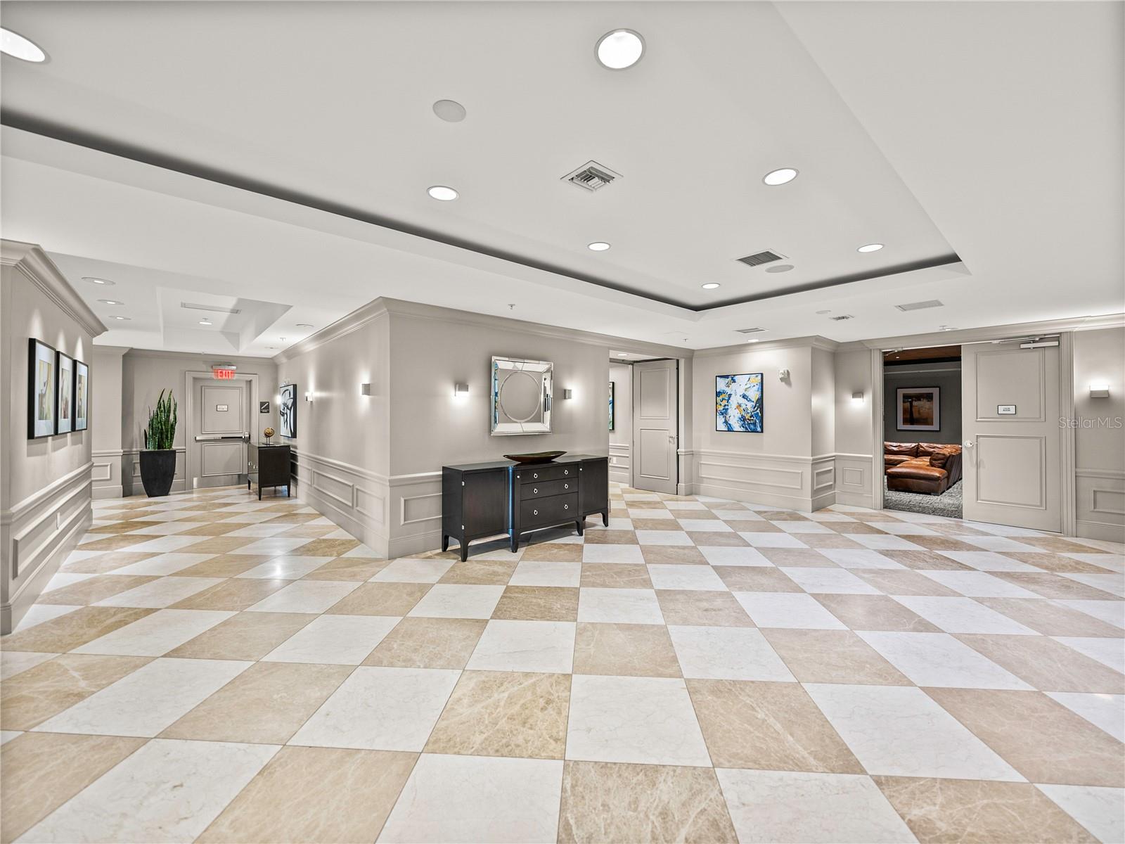 450 KNIGHTS RUN AVENUE, #405, Tampa, FL 33602