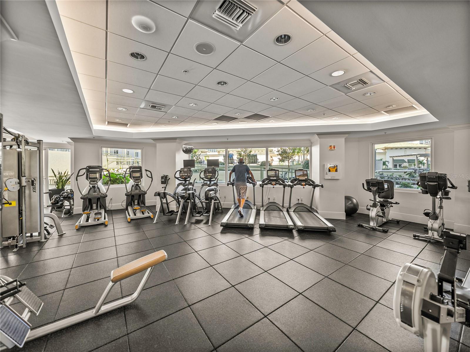 450 KNIGHTS RUN AVENUE, #405, Tampa, FL 33602