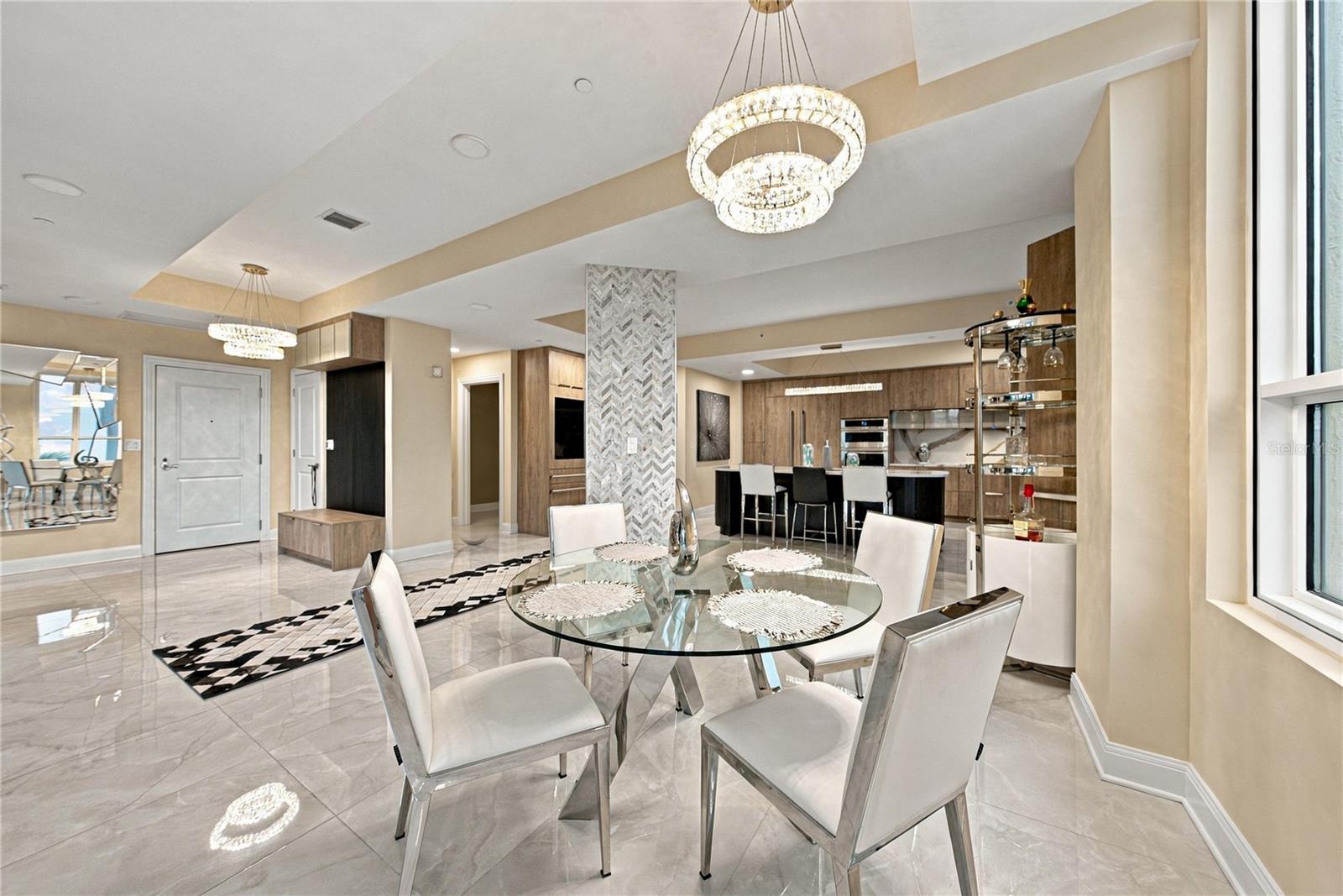 450 KNIGHTS RUN AVENUE, #405, Tampa, FL 33602