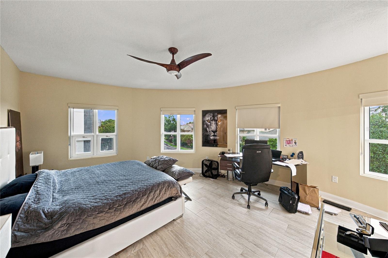 450 KNIGHTS RUN AVENUE, #405, Tampa, FL 33602