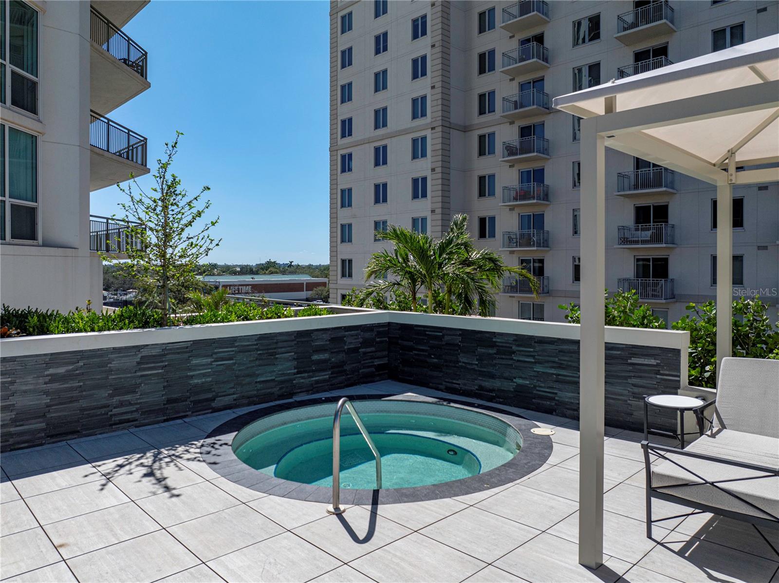 450 KNIGHTS RUN AVENUE, #405, Tampa, FL 33602