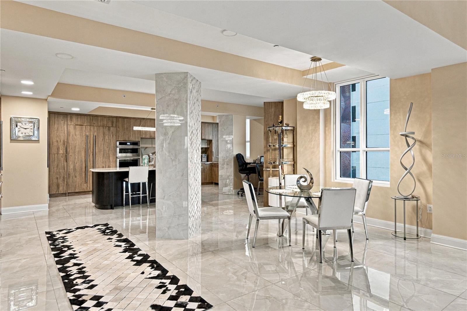450 KNIGHTS RUN AVENUE, #405, Tampa, FL 33602