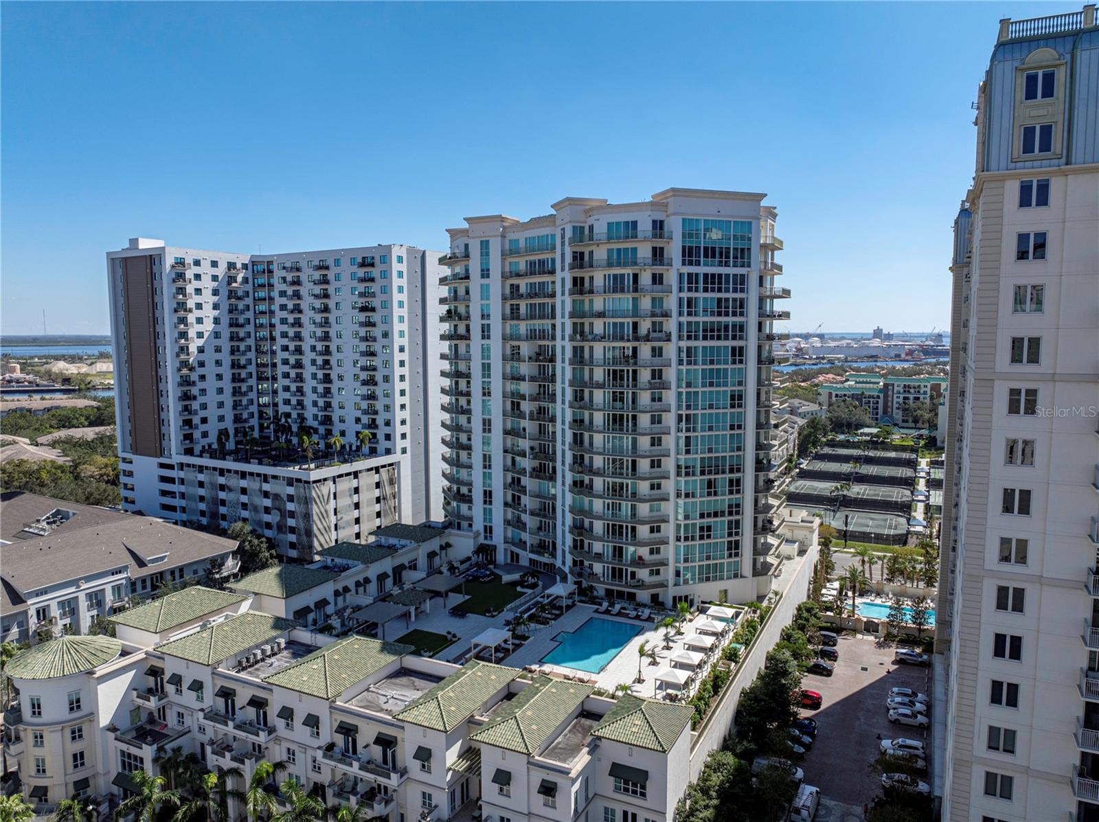 450 KNIGHTS RUN AVENUE, #405, Tampa, FL 33602