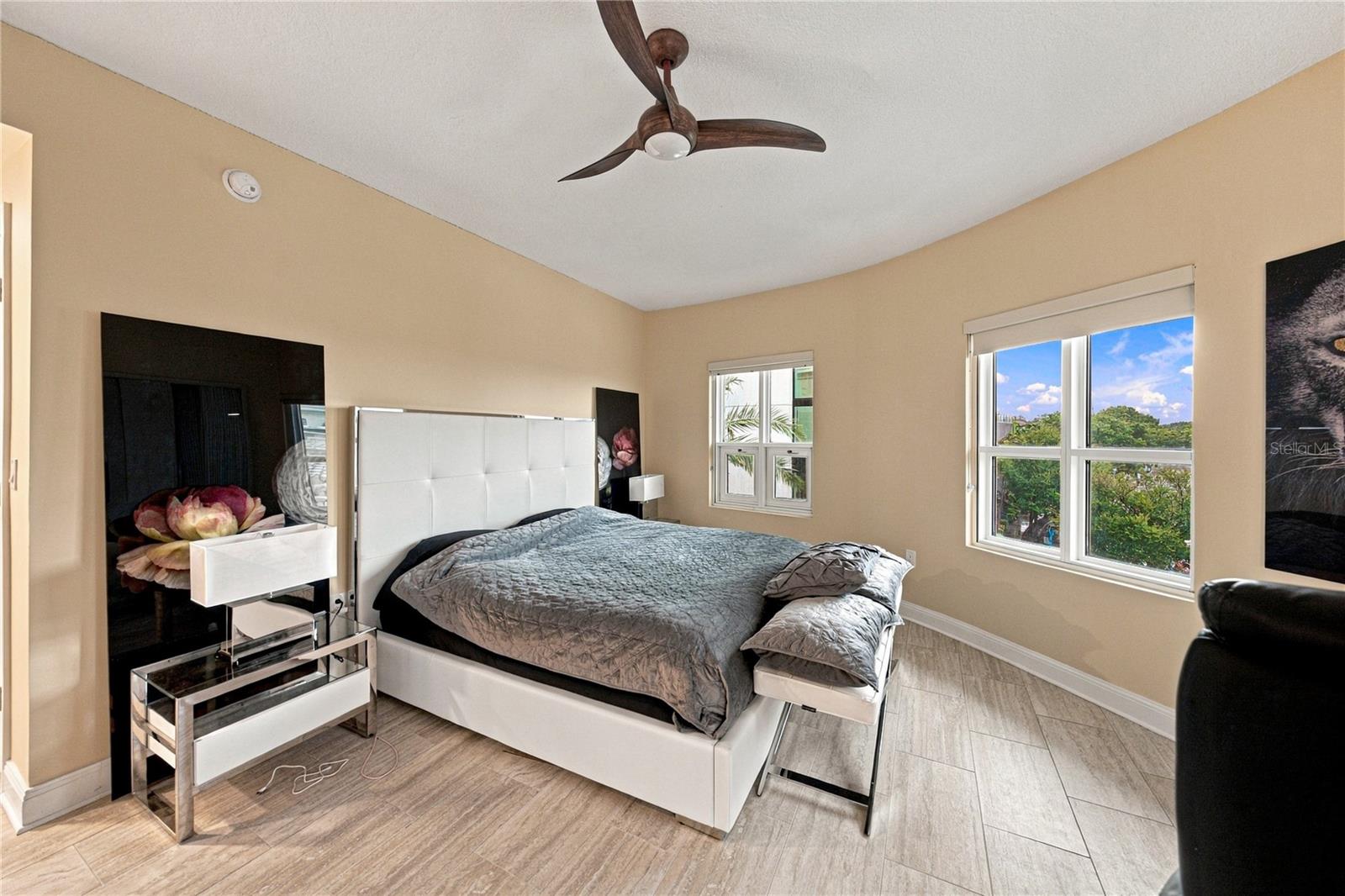 450 KNIGHTS RUN AVENUE, #405, Tampa, FL 33602