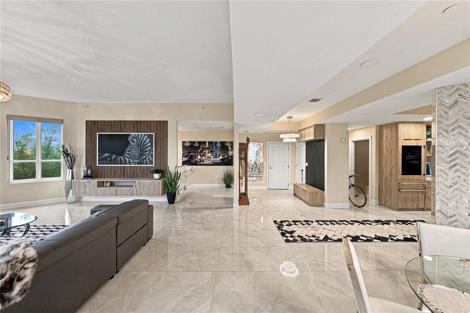 450 KNIGHTS RUN AVENUE, #405, Tampa, FL 33602