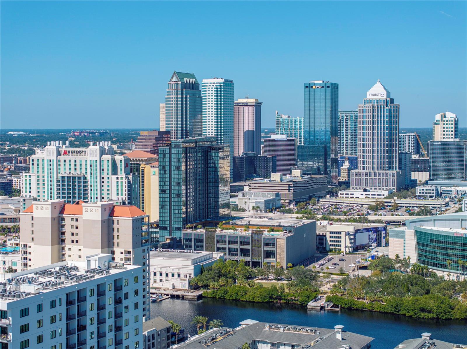 450 KNIGHTS RUN AVENUE, #405, Tampa, FL 33602