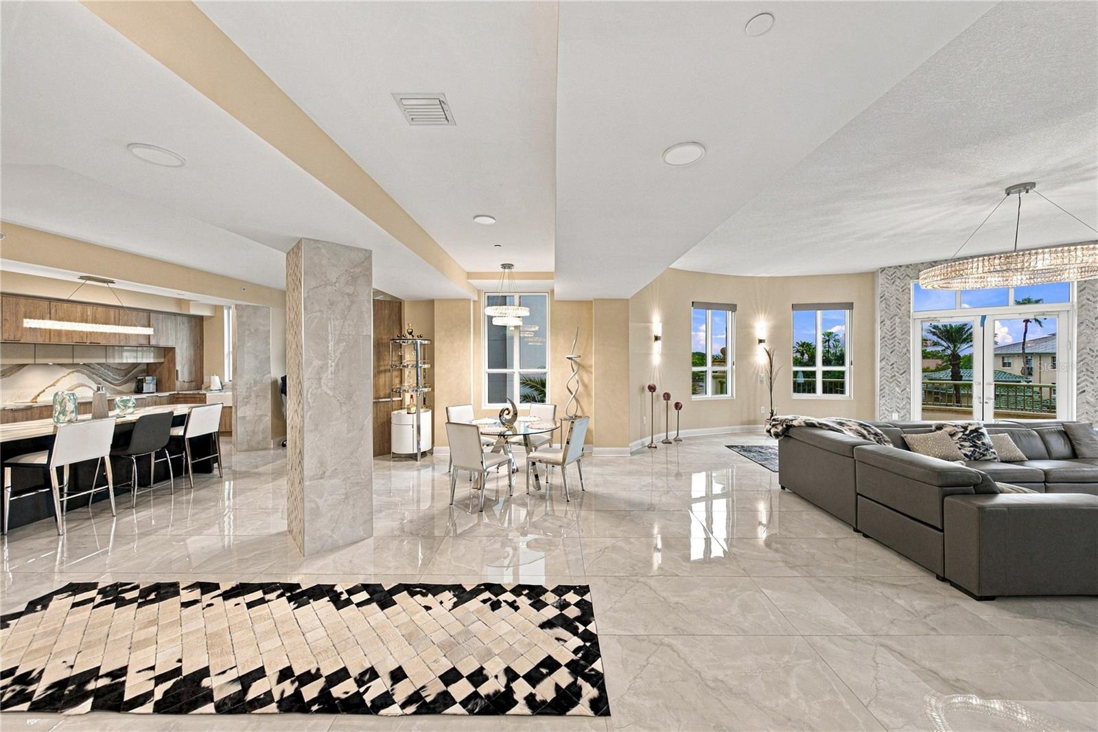 450 KNIGHTS RUN AVENUE, #405, Tampa, FL 33602