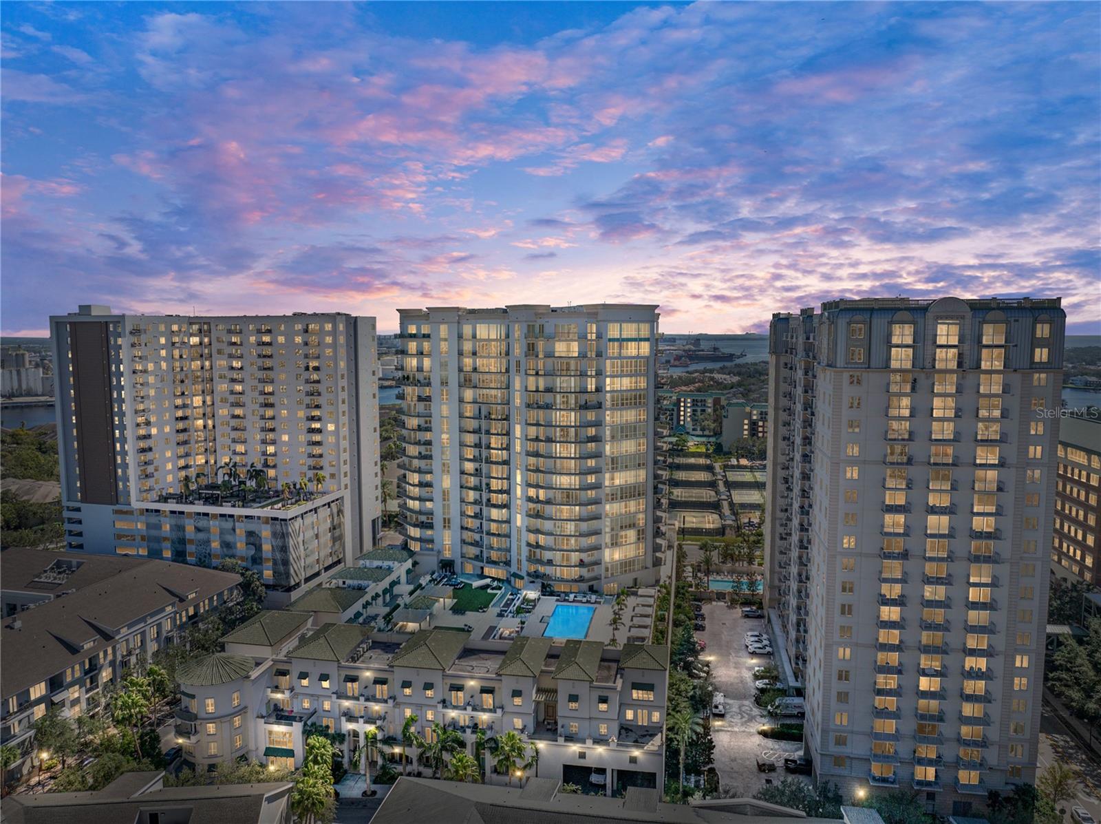 450 KNIGHTS RUN AVENUE, #405, Tampa, FL 33602