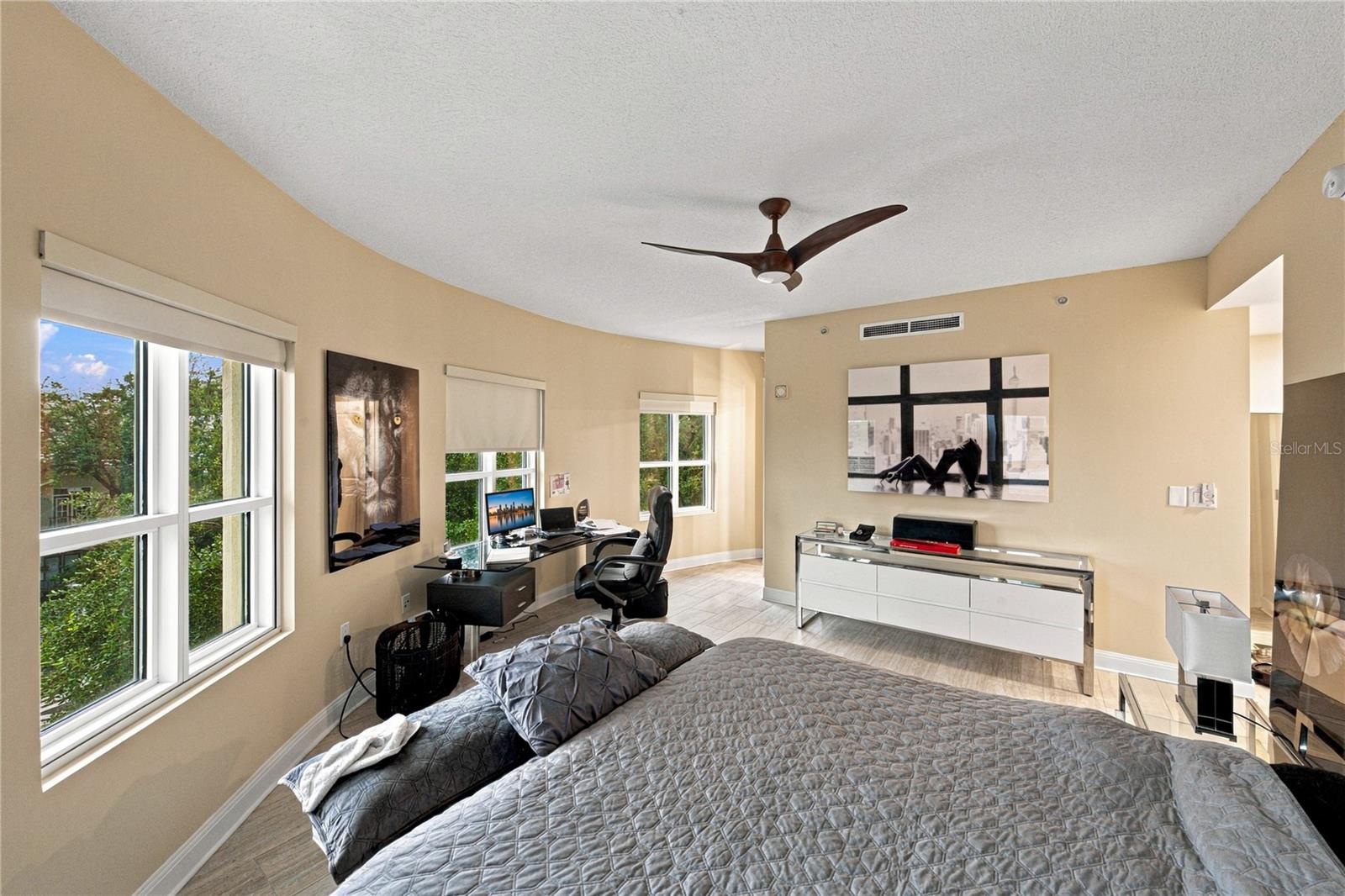 450 KNIGHTS RUN AVENUE, #405, Tampa, FL 33602