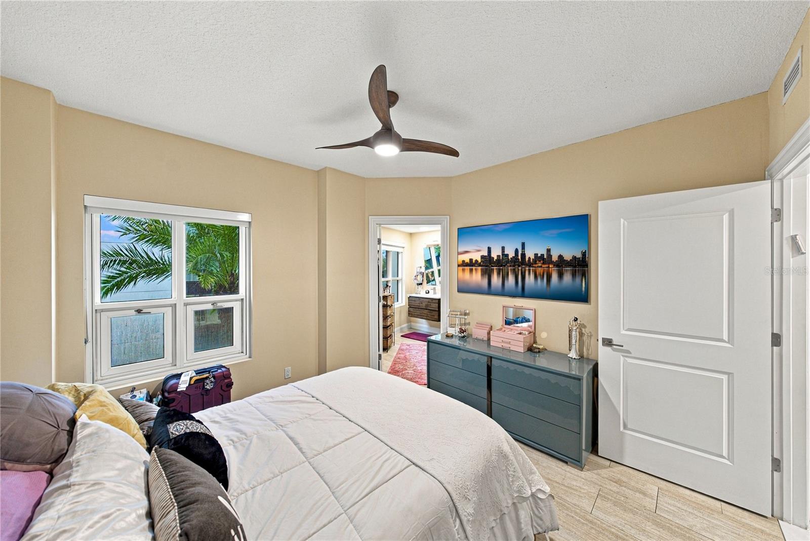 450 KNIGHTS RUN AVENUE, #405, Tampa, FL 33602