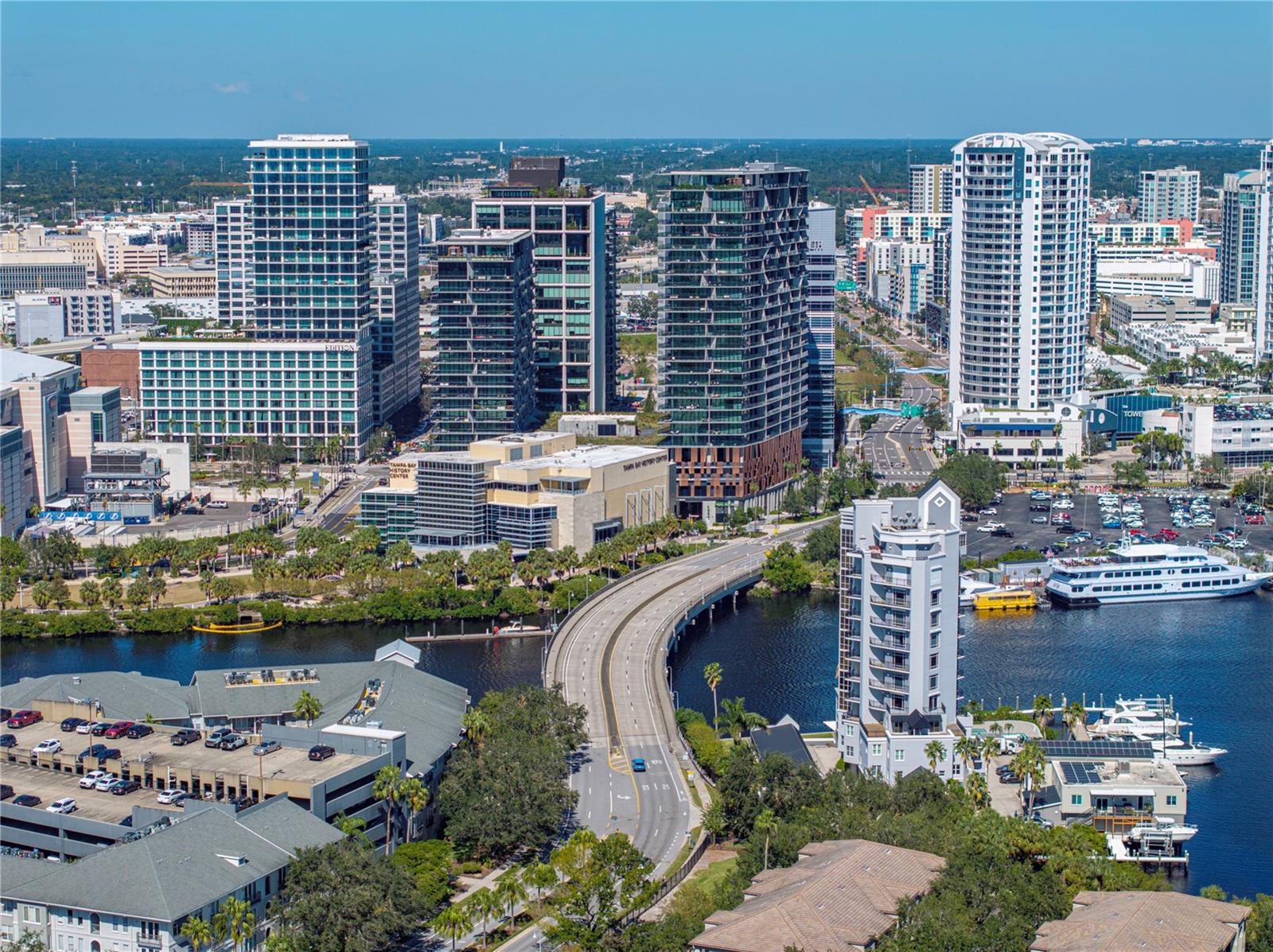 450 KNIGHTS RUN AVENUE, #405, Tampa, FL 33602