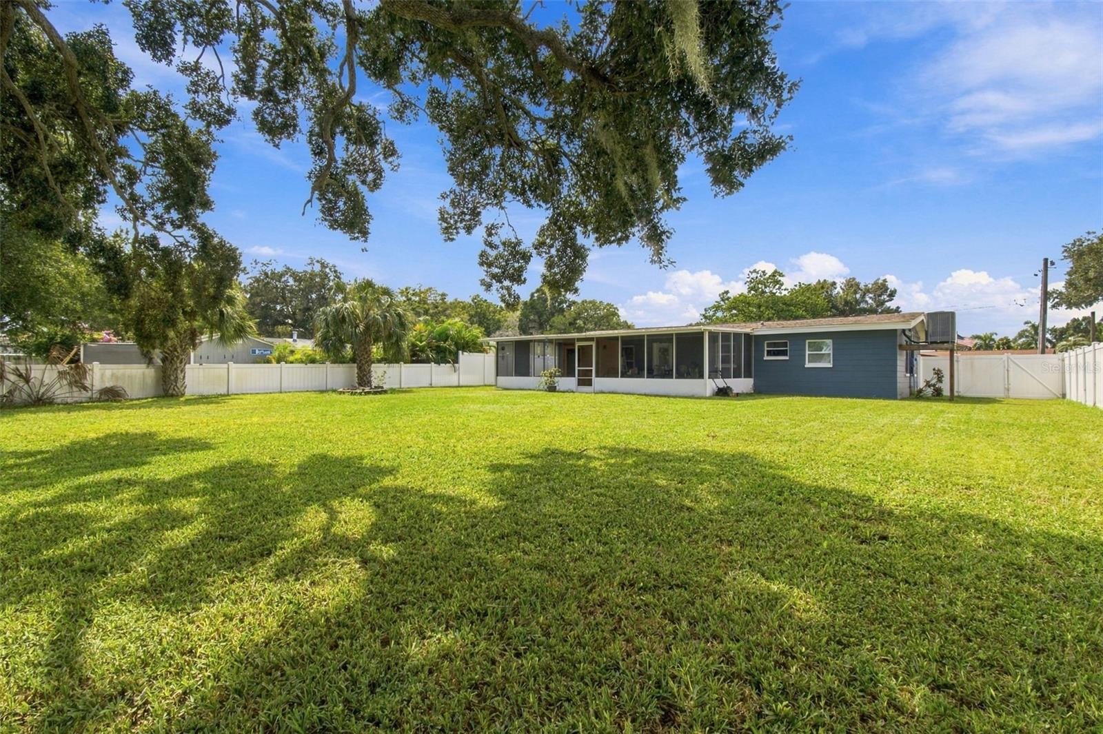 335 COUNTRY CLUB DRIVE, Oldsmar, FL 34677
