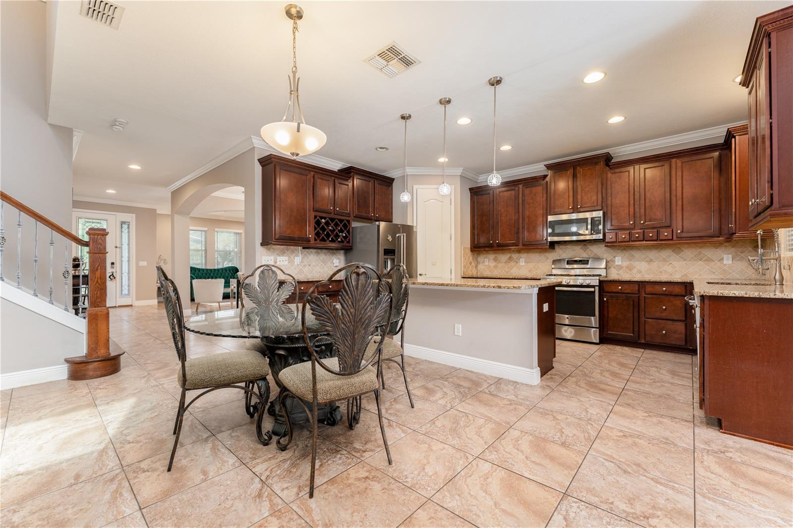 215 PARSONS WOODS DRIVE, Seffner, FL 33584